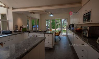 Hermosa Casa de Lujo en Venta en Puerta de Hierro zona Andares.