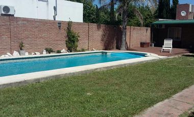 Casa 1 Dormitorio con pileta en Pueblo Esther