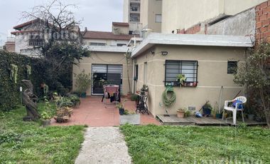 PH de 3amb con fondo en el centro de lanus!