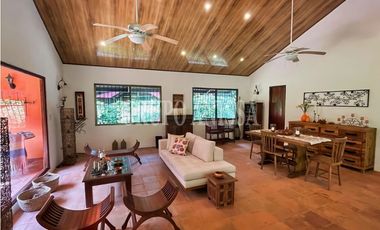 Se Vende Hermosa y Acogedora Casa en Altos del Maria