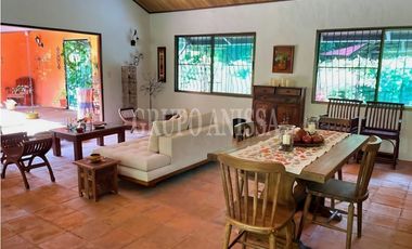 Se Vende Hermosa y Acogedora Casa en Altos del Maria