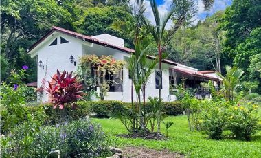 Se Vende Hermosa y Acogedora Casa en Altos del Maria