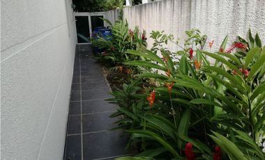 ALQUILER Y VENTA CASA EN COSTA ESMERALDA COSTA SUR CON PISCINA