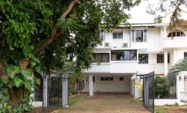 CASA EN OBARRIO DUPLEX  REMODELADA 500M2 USO RESIDENCIAL / COMERCIAL