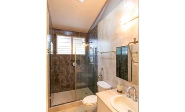 CASA EN OBARRIO DUPLEX  REMODELADA 500M2 USO RESIDENCIAL / COMERCIAL
