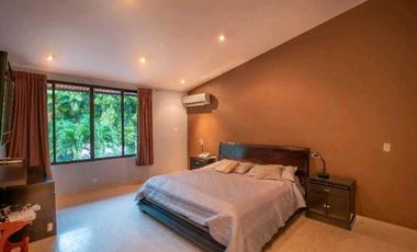 CASA EN OBARRIO DUPLEX  REMODELADA 500M2 USO RESIDENCIAL / COMERCIAL