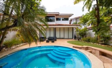 CASA EN OBARRIO DUPLEX  REMODELADA 500M2 USO RESIDENCIAL / COMERCIAL