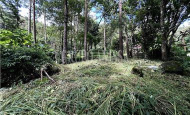 Oportunidad! Se Vende Amplio terreno en Altos del Maria