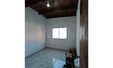 VENTA DE 2 CASAS ZONA QUARANTA Y 213