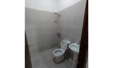VENTA DE 2 CASAS ZONA QUARANTA Y 213