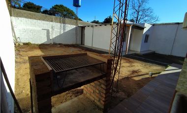 VENTA DE 2 CASAS ZONA QUARANTA Y 213