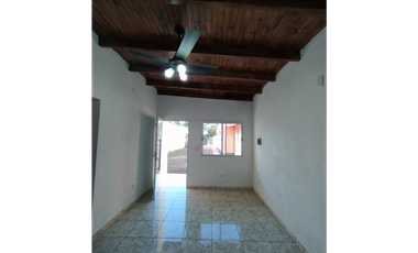 VENTA DE 2 CASAS ZONA QUARANTA Y 213
