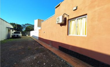 VENTA DE 2 CASAS ZONA QUARANTA Y 213