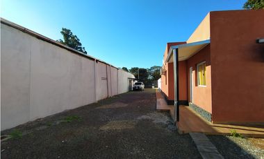 VENTA DE 2 CASAS ZONA QUARANTA Y 213
