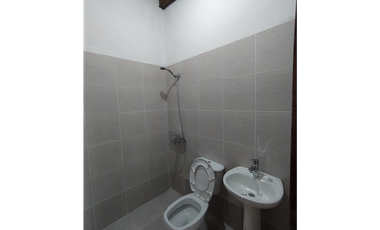 VENTA DE 2 CASAS ZONA QUARANTA Y 213