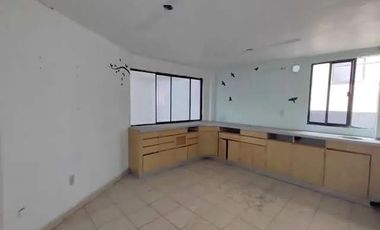 Clínica Con Uso de Suelo para Quirófanos