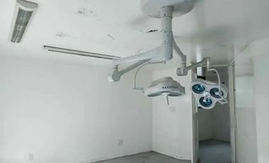 Clínica Con Uso de Suelo para Quirófanos