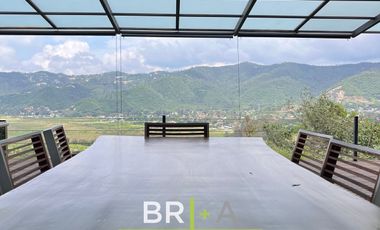 INCREÍBLE CASA A LA VENTA CON VISTA AL LAGO Y MONTAÑAS