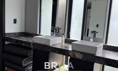 INCREÍBLE CASA A LA VENTA CON VISTA AL LAGO Y MONTAÑAS