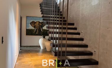 INCREÍBLE CASA A LA VENTA CON VISTA AL LAGO Y MONTAÑAS