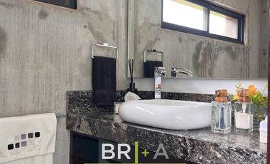 INCREÍBLE CASA A LA VENTA CON VISTA AL LAGO Y MONTAÑAS