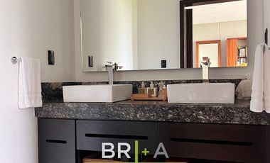 INCREÍBLE CASA A LA VENTA CON VISTA AL LAGO Y MONTAÑAS