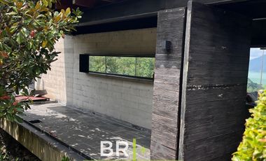 INCREÍBLE CASA A LA VENTA CON VISTA AL LAGO Y MONTAÑAS