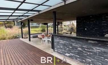 INCREÍBLE CASA A LA VENTA CON VISTA AL LAGO Y MONTAÑAS