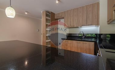 ¡Moderno Depto con jardin, 2 estacionamientos