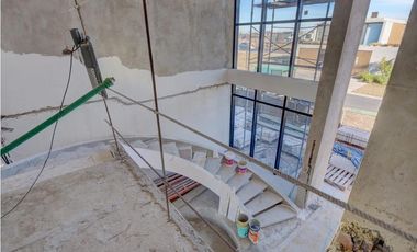 Casa en venta y alquiler anual al rio, en barrio El Yacht, Nordelta, Tigre