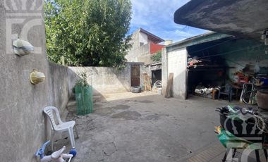 Venta - Casa - a refaccionar - Lanús.