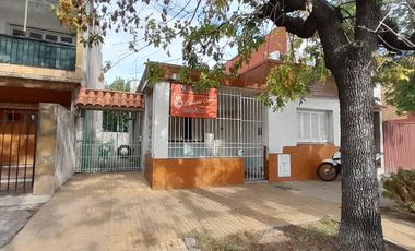 Venta - Casa - a refaccionar - Lanús.