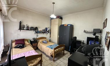Venta Casa - 4 ambientes - ideal dos familias - parrilla - quincho - Lanús Oeste.