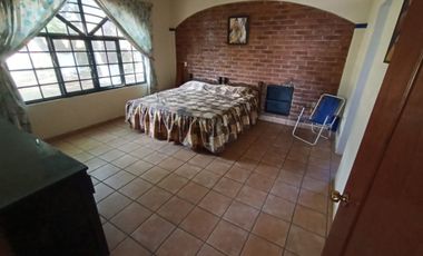 CASA EN ACATIC