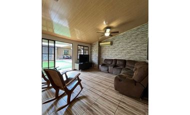 SE VENDE CASA EN BRISAS DEL GOLF