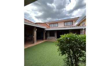 SE VENDE CASA EN BRISAS DEL GOLF