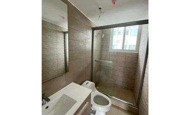 APARTAMENTO A ESTRENAR PH CLAYTON PARK 5 LINEA BLANCA cv