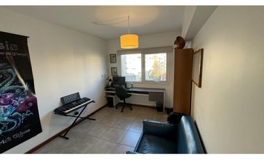 VENTA 3 AMBIENTES CON COCHERA CUBIERTA EN PASEO ALDREY