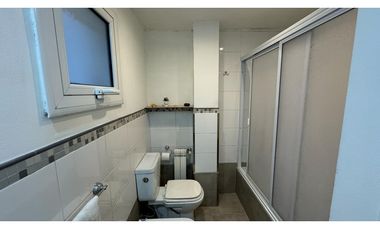 VENTA 3 AMBIENTES CON COCHERA CUBIERTA EN PASEO ALDREY