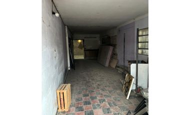 UNICA FRACCION ESQUINA C/ VIVIENDA Y LOCALES COMERCIALES