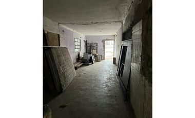 UNICA FRACCION ESQUINA C/ VIVIENDA Y LOCALES COMERCIALES