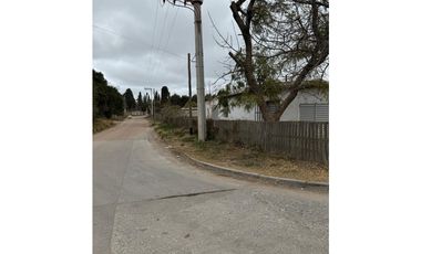 UNICA FRACCION ESQUINA C/ VIVIENDA Y LOCALES COMERCIALES