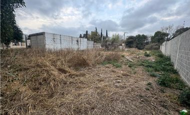 UNICA FRACCION ESQUINA C/ VIVIENDA Y LOCALES COMERCIALES