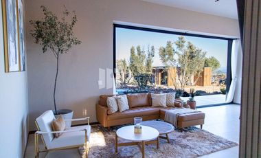 HERMOSA CASA NUEVA CON ALBERCA EN VALLE DE GUADALUPE