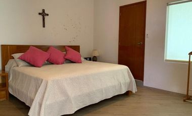 VENTA CASA CON ALBERCA EN LOMAS DE TETELA, CUARNAVACA, MORELOS