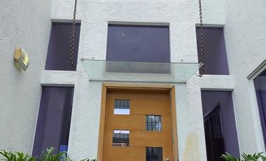 VENTA CASA CON ALBERCA EN LOMAS DE TETELA, CUARNAVACA, MORELOS