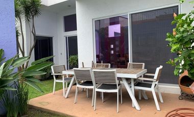 VENTA CASA CON ALBERCA EN LOMAS DE TETELA, CUARNAVACA, MORELOS