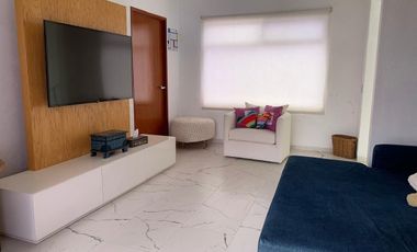 VENTA CASA CON ALBERCA EN LOMAS DE TETELA, CUARNAVACA, MORELOS