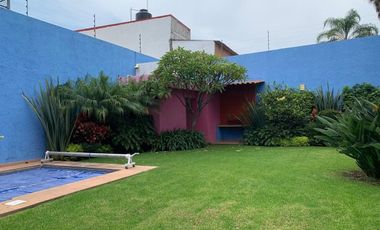 VENTA CASA CON ALBERCA EN LOMAS DE TETELA, CUARNAVACA, MORELOS