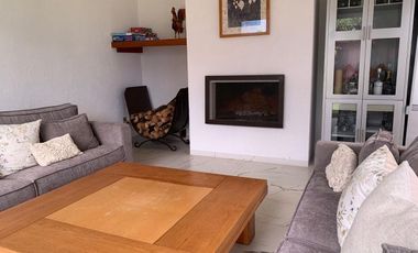 VENTA CASA CON ALBERCA EN LOMAS DE TETELA, CUARNAVACA, MORELOS